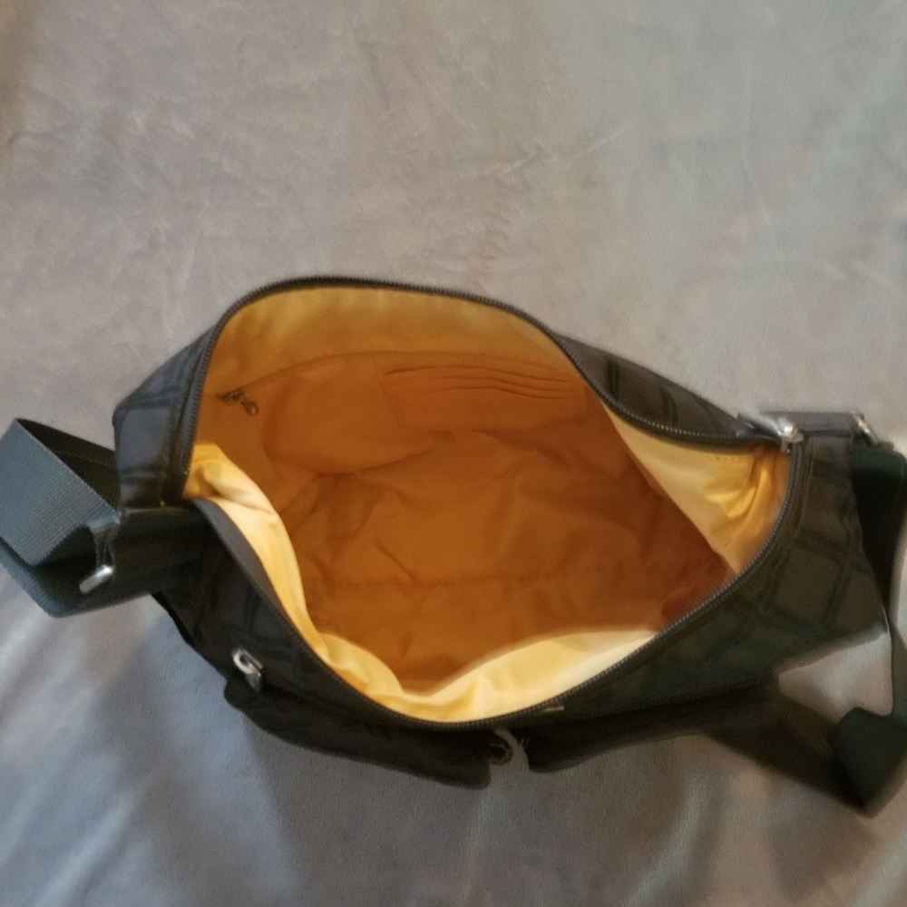 Baggallini Gray/Blk Diamond Pattern Crossbody - image 3